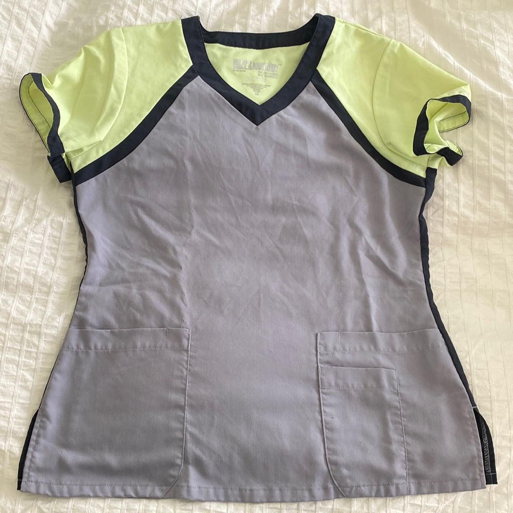 Grey’s Anatomy Active scrub top, size M